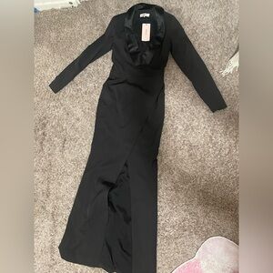 House of CB london dress. Bought for 157 usd.
Never worn before
Size small